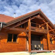 TRAVAUX DE LASURE SUR CHALET